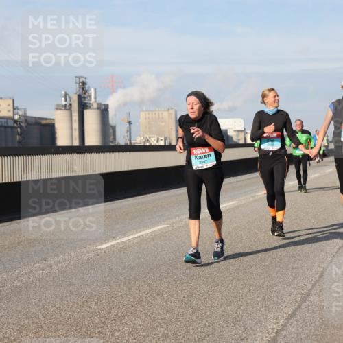 03.10.2025 - Köhlbrandbrückenlauf Lena Gebhardt http://msf.ph/oto/9099496 03.10.2025 10:10:51 Position 2 2397, 2550, 2553 meine-sportfotos.de