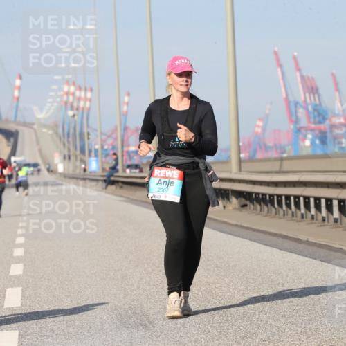 03.10.2025 - Köhlbrandbrückenlauf Jannik Wohlers http://msf.ph/oto/9099504 03.10.2025 10:26:15 Position 3 2367 meine-sportfotos.de