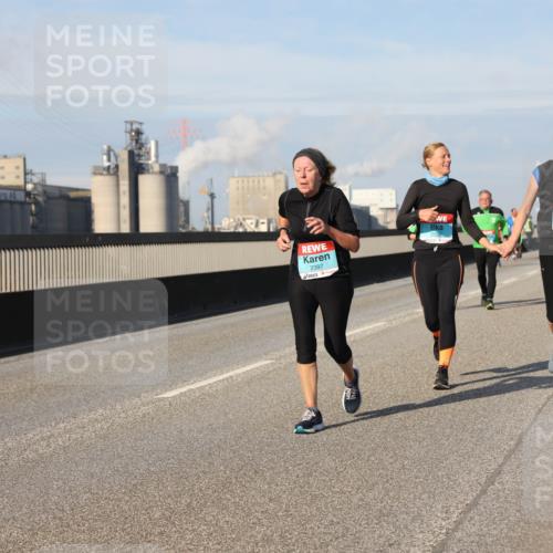 03.10.2025 - Köhlbrandbrückenlauf Lena Gebhardt http://msf.ph/oto/9099516 03.10.2025 10:10:51 Position 2 2397, 2553 meine-sportfotos.de
