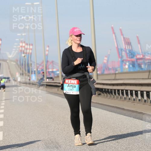 03.10.2025 - Köhlbrandbrückenlauf Jannik Wohlers http://msf.ph/oto/9099519 03.10.2025 10:26:15 Position 3 2367 meine-sportfotos.de