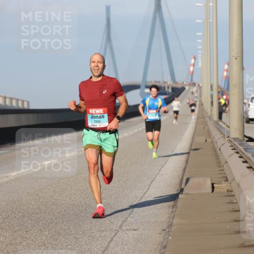 03.10.2025 - Köhlbrandbrückenlauf Lena Gebhardt http://msf.ph/oto/9099532 03.10.2025 09:35:31 Position 2 2968 meine-sportfotos.de
