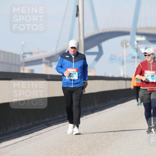 03.10.2025 - Köhlbrandbrückenlauf Jannik Wohlers http://msf.ph/oto/9099565 03.10.2025 10:26:21 Position 3 2357 meine-sportfotos.de