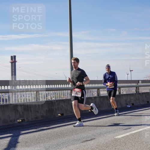 03.10.2025 - Köhlbrandbrückenlauf Michael Burmester http://msf.ph/oto/9099567 03.10.2025 12:45:42 Position 2  meine-sportfotos.de