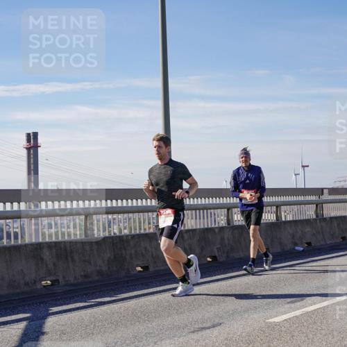 03.10.2025 - Köhlbrandbrückenlauf Michael Burmester http://msf.ph/oto/9099579 03.10.2025 12:45:43 Position 2  meine-sportfotos.de