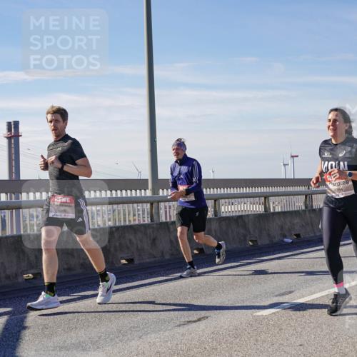 03.10.2025 - Köhlbrandbrückenlauf Michael Burmester http://msf.ph/oto/9099591 03.10.2025 12:45:43 Position 2 4505, 4364 meine-sportfotos.de