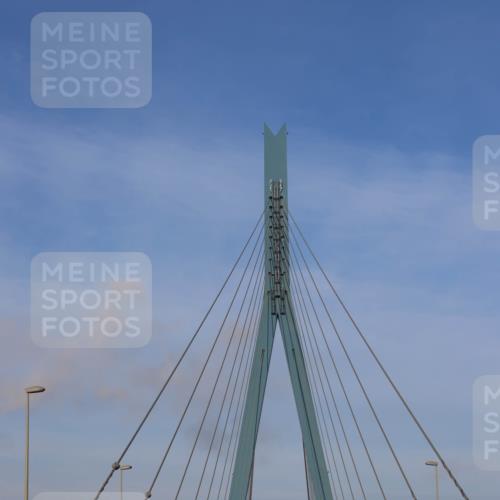 03.10.2025 - Köhlbrandbrückenlauf Strokosch-Dieckow http://msf.ph/oto/9099601 03.10.2025 09:08:24 Position 1  meine-sportfotos.de