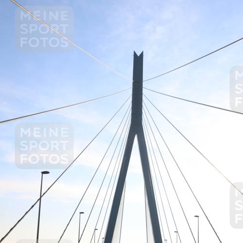 03.10.2025 - Köhlbrandbrückenlauf Strokosch-Dieckow http://msf.ph/oto/9099620 03.10.2025 09:08:34 Position 1  meine-sportfotos.de