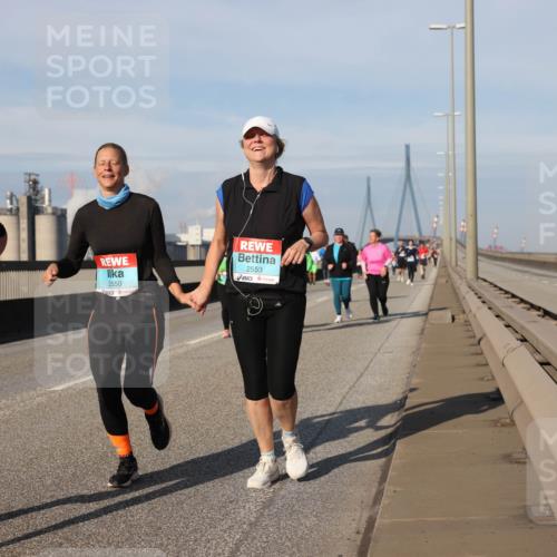 03.10.2025 - Köhlbrandbrückenlauf Lena Gebhardt http://msf.ph/oto/9099664 03.10.2025 10:10:53 Position 2 2397, 2550, 2553 meine-sportfotos.de