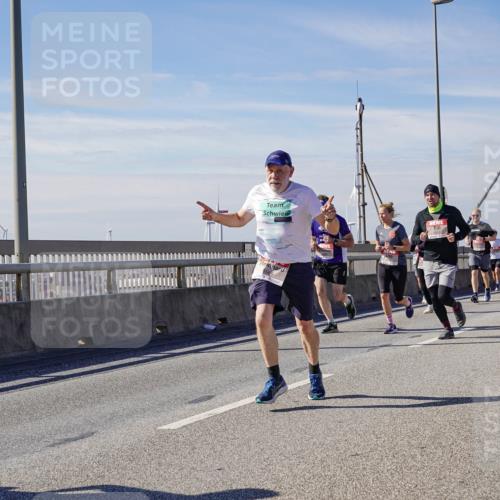 03.10.2025 - Köhlbrandbrückenlauf Michael Burmester http://msf.ph/oto/9099668 03.10.2025 12:45:47 Position 2  meine-sportfotos.de
