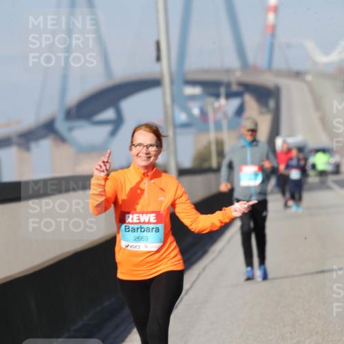 03.10.2025 - Köhlbrandbrückenlauf Jannik Wohlers http://msf.ph/oto/9099700 03.10.2025 10:27:03 Position 3 2669 meine-sportfotos.de