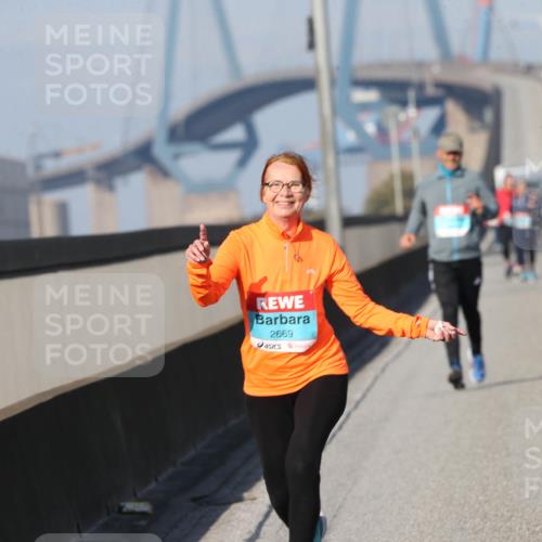 03.10.2025 - Köhlbrandbrückenlauf Jannik Wohlers http://msf.ph/oto/9099704 03.10.2025 10:27:03 Position 3 2669 meine-sportfotos.de