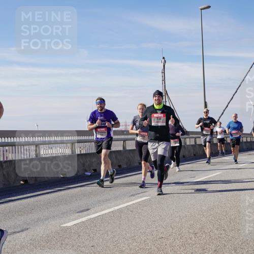 03.10.2025 - Köhlbrandbrückenlauf Michael Burmester http://msf.ph/oto/9099718 03.10.2025 12:45:48 Position 2 1, 4317 meine-sportfotos.de