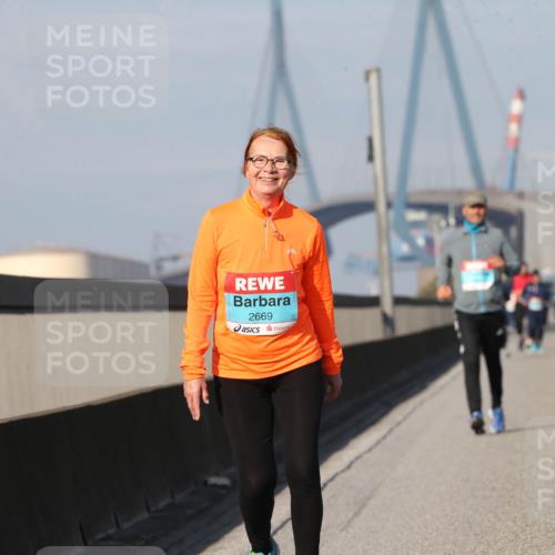 03.10.2025 - Köhlbrandbrückenlauf Jannik Wohlers http://msf.ph/oto/9099719 03.10.2025 10:27:06 Position 3 2669 meine-sportfotos.de