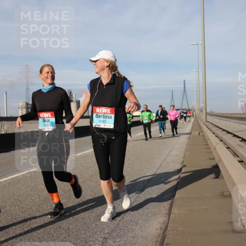 03.10.2025 - Köhlbrandbrückenlauf Lena Gebhardt http://msf.ph/oto/9099722 03.10.2025 10:10:53 Position 2 2397, 2550, 2553 meine-sportfotos.de