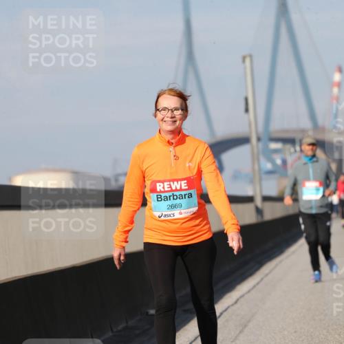 03.10.2025 - Köhlbrandbrückenlauf Jannik Wohlers http://msf.ph/oto/9099728 03.10.2025 10:27:06 Position 3 2669 meine-sportfotos.de