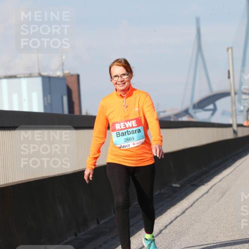 03.10.2025 - Köhlbrandbrückenlauf Jannik Wohlers http://msf.ph/oto/9099744 03.10.2025 10:27:08 Position 3 2669 meine-sportfotos.de