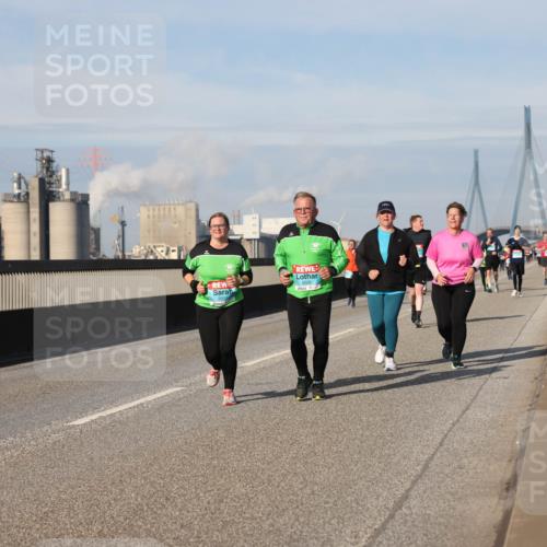 03.10.2025 - Köhlbrandbrückenlauf Lena Gebhardt http://msf.ph/oto/9099760 03.10.2025 10:10:55 Position 2 2011 meine-sportfotos.de