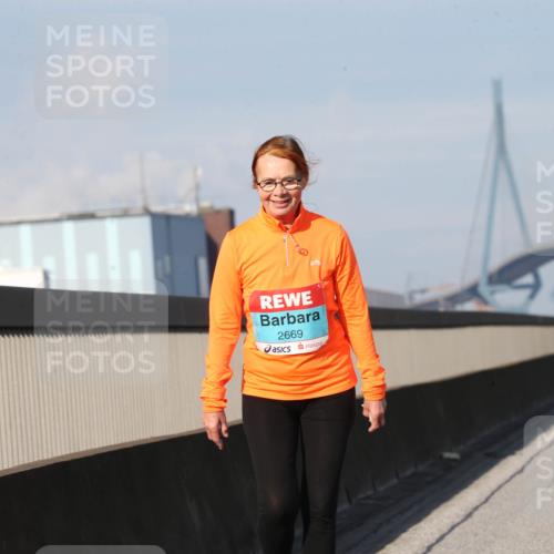 03.10.2025 - Köhlbrandbrückenlauf Jannik Wohlers http://msf.ph/oto/9099790 03.10.2025 10:27:09 Position 3 2669 meine-sportfotos.de