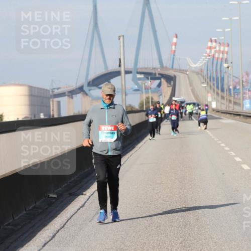 03.10.2025 - Köhlbrandbrückenlauf Jannik Wohlers http://msf.ph/oto/9099795 03.10.2025 10:27:13 Position 3 2692 meine-sportfotos.de