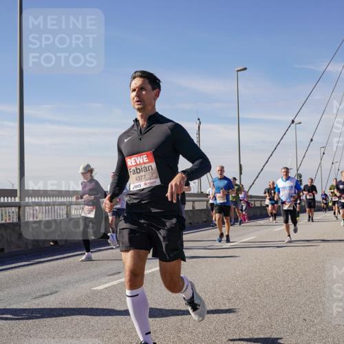 03.10.2025 - Köhlbrandbrückenlauf Michael Burmester http://msf.ph/oto/9099802 03.10.2025 12:45:50 Position 2 4377 meine-sportfotos.de