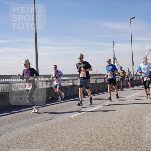 03.10.2025 - Köhlbrandbrückenlauf Michael Burmester http://msf.ph/oto/9099809 03.10.2025 12:45:51 Position 2  meine-sportfotos.de