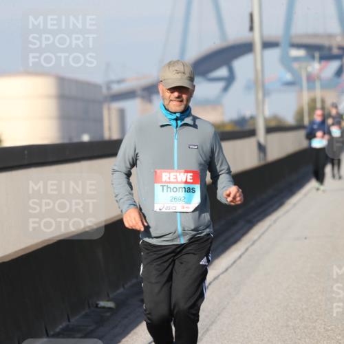 03.10.2025 - Köhlbrandbrückenlauf Jannik Wohlers http://msf.ph/oto/9099814 03.10.2025 10:27:14 Position 3 2692 meine-sportfotos.de