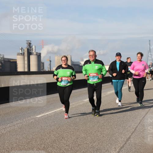 03.10.2025 - Köhlbrandbrückenlauf Lena Gebhardt http://msf.ph/oto/9099826 03.10.2025 10:10:56 Position 2 2011, 2020 meine-sportfotos.de