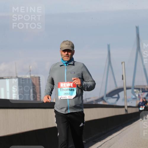 03.10.2025 - Köhlbrandbrückenlauf Jannik Wohlers http://msf.ph/oto/9099829 03.10.2025 10:27:16 Position 3 2692 meine-sportfotos.de