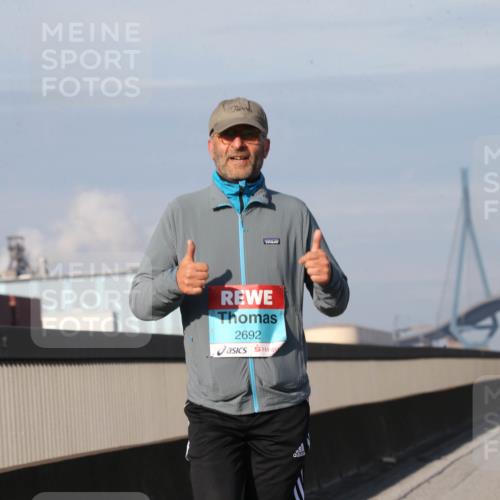 03.10.2025 - Köhlbrandbrückenlauf Jannik Wohlers http://msf.ph/oto/9099837 03.10.2025 10:27:18 Position 3 17, 2692 meine-sportfotos.de