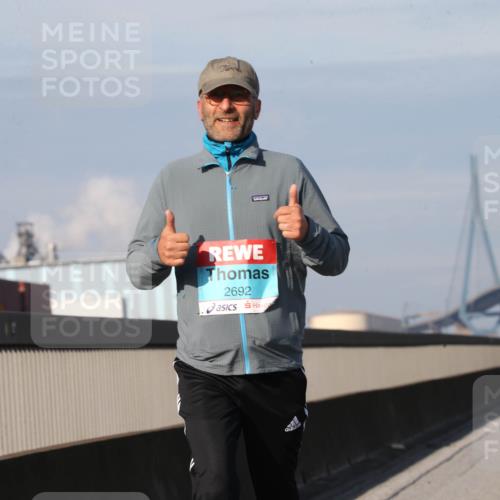 03.10.2025 - Köhlbrandbrückenlauf Jannik Wohlers http://msf.ph/oto/9099841 03.10.2025 10:27:18 Position 3 2692 meine-sportfotos.de