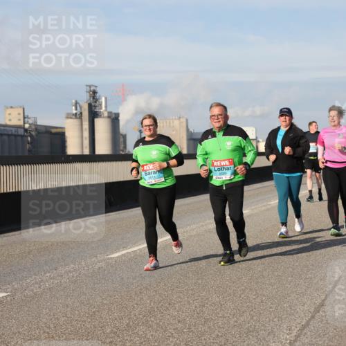 03.10.2025 - Köhlbrandbrückenlauf Lena Gebhardt http://msf.ph/oto/9099842 03.10.2025 10:10:56 Position 2 2011, 2020 meine-sportfotos.de