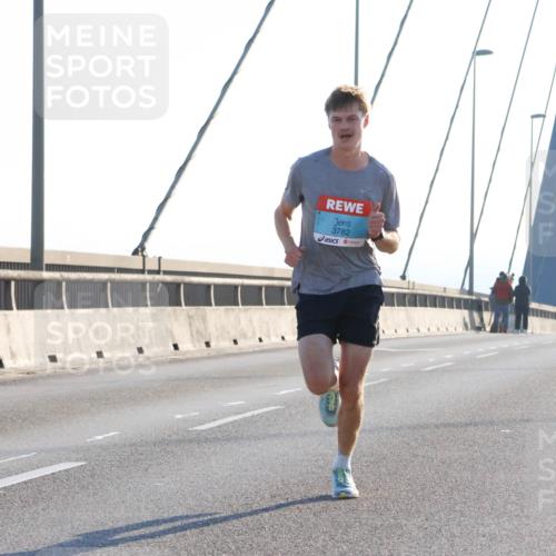 03.10.2025 - Köhlbrandbrückenlauf Strokosch-Dieckow http://msf.ph/oto/9099867 03.10.2025 09:16:47 Position 1 3782 meine-sportfotos.de