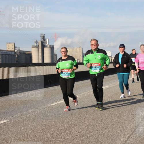 03.10.2025 - Köhlbrandbrückenlauf Lena Gebhardt http://msf.ph/oto/9099869 03.10.2025 10:10:56 Position 2 2011, 2020 meine-sportfotos.de