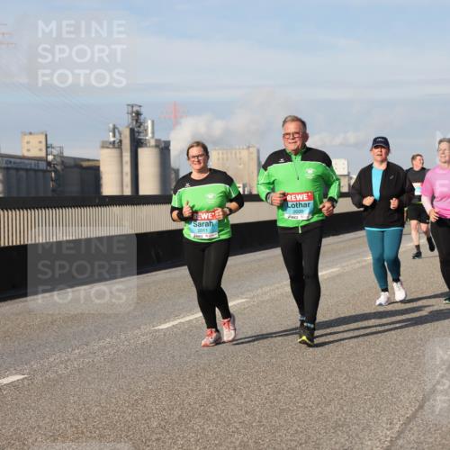 03.10.2025 - Köhlbrandbrückenlauf Lena Gebhardt http://msf.ph/oto/9099879 03.10.2025 10:10:56 Position 2 2011, 2020 meine-sportfotos.de