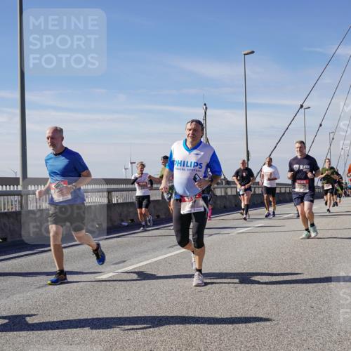 03.10.2025 - Köhlbrandbrückenlauf Michael Burmester http://msf.ph/oto/9099898 03.10.2025 12:45:53 Position 2  meine-sportfotos.de
