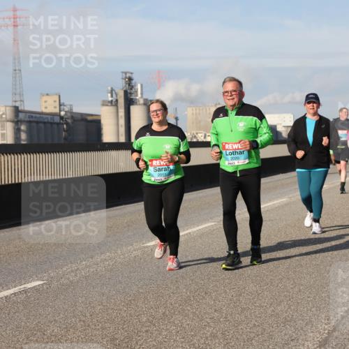 03.10.2025 - Köhlbrandbrückenlauf Lena Gebhardt http://msf.ph/oto/9099906 03.10.2025 10:10:57 Position 2 2011, 2020 meine-sportfotos.de
