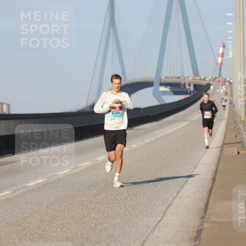 03.10.2025 - Köhlbrandbrückenlauf Lena Gebhardt http://msf.ph/oto/9099912 03.10.2025 09:35:48 Position 2  meine-sportfotos.de