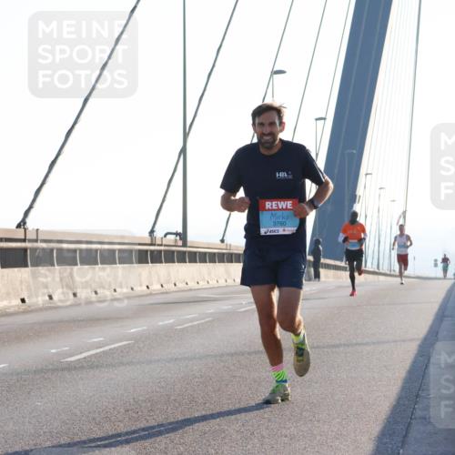 03.10.2025 - Köhlbrandbrückenlauf Strokosch-Dieckow http://msf.ph/oto/9099926 03.10.2025 09:16:59 Position 1 3760 meine-sportfotos.de