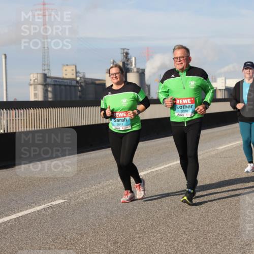 03.10.2025 - Köhlbrandbrückenlauf Lena Gebhardt http://msf.ph/oto/9099936 03.10.2025 10:10:57 Position 2 2011, 2020 meine-sportfotos.de