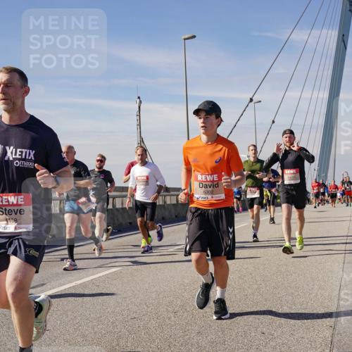 03.10.2025 - Köhlbrandbrückenlauf Michael Burmester http://msf.ph/oto/9099943 03.10.2025 12:45:55 Position 2 6302, 158 meine-sportfotos.de