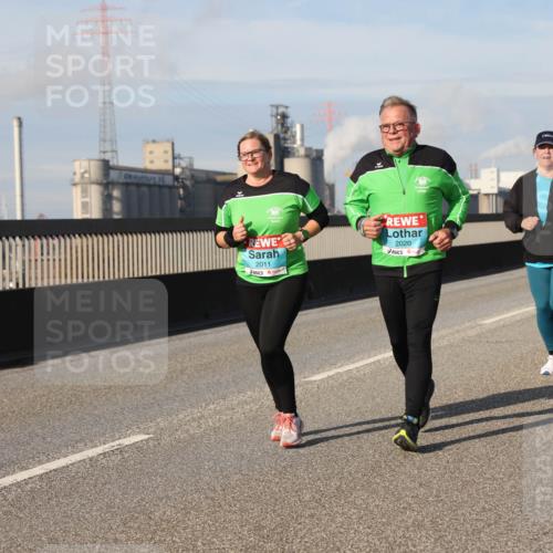 03.10.2025 - Köhlbrandbrückenlauf Lena Gebhardt http://msf.ph/oto/9099948 03.10.2025 10:10:57 Position 2 2011, 2020 meine-sportfotos.de