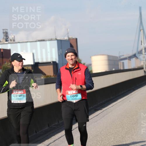 03.10.2025 - Köhlbrandbrückenlauf Jannik Wohlers http://msf.ph/oto/9099973 03.10.2025 10:27:55 Position 3 2607, 2643 meine-sportfotos.de