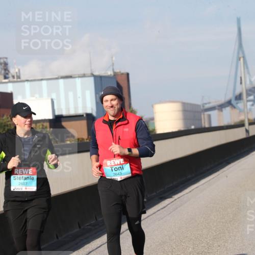 03.10.2025 - Köhlbrandbrückenlauf Jannik Wohlers http://msf.ph/oto/9099977 03.10.2025 10:27:55 Position 3 2607, 2643 meine-sportfotos.de