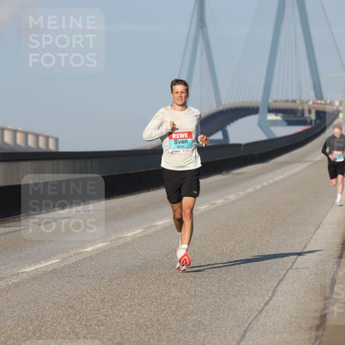 03.10.2025 - Köhlbrandbrückenlauf Lena Gebhardt http://msf.ph/oto/9099982 03.10.2025 09:35:49 Position 2  meine-sportfotos.de