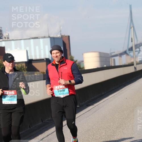 03.10.2025 - Köhlbrandbrückenlauf Jannik Wohlers http://msf.ph/oto/9099984 03.10.2025 10:27:56 Position 3 2607, 2643 meine-sportfotos.de