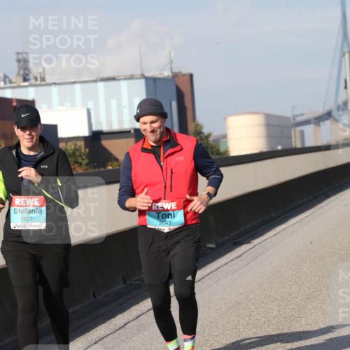 03.10.2025 - Köhlbrandbrückenlauf Jannik Wohlers http://msf.ph/oto/9099994 03.10.2025 10:27:56 Position 3 2607, 2643 meine-sportfotos.de