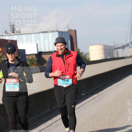 03.10.2025 - Köhlbrandbrückenlauf Jannik Wohlers http://msf.ph/oto/9099997 03.10.2025 10:27:56 Position 3 12, 2607, 2643 meine-sportfotos.de