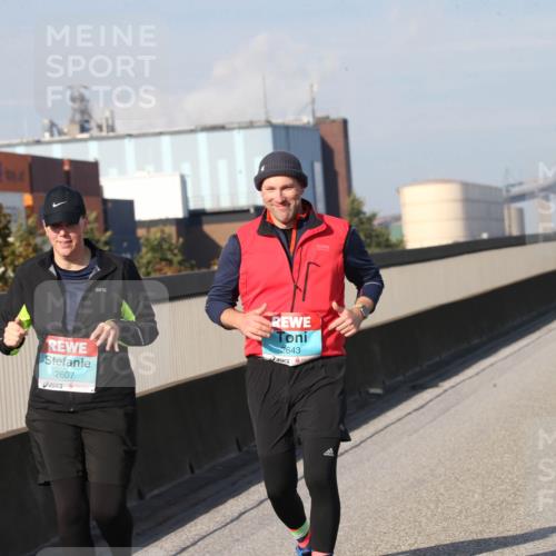 03.10.2025 - Köhlbrandbrückenlauf Jannik Wohlers http://msf.ph/oto/9099999 03.10.2025 10:27:56 Position 3 2607, 2643 meine-sportfotos.de