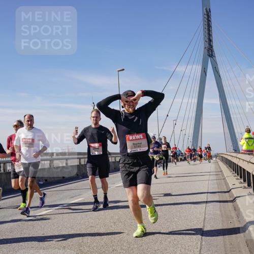 03.10.2025 - Köhlbrandbrückenlauf Michael Burmester http://msf.ph/oto/9100004 03.10.2025 12:45:57 Position 2 4386, 6744 meine-sportfotos.de