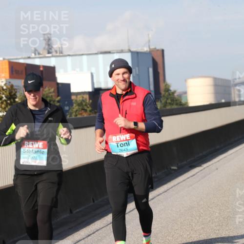 03.10.2025 - Köhlbrandbrückenlauf Jannik Wohlers http://msf.ph/oto/9100009 03.10.2025 10:27:56 Position 3 2607, 2643 meine-sportfotos.de